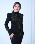 فستان سهرة أنيق بتطريز أزهار رقيقه