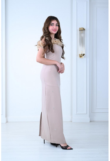 فستان أنيق مزين بكشكشة فاخرة