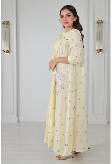 جلابية أنيقة  مطرزة بنعومة ولمسات عصرية