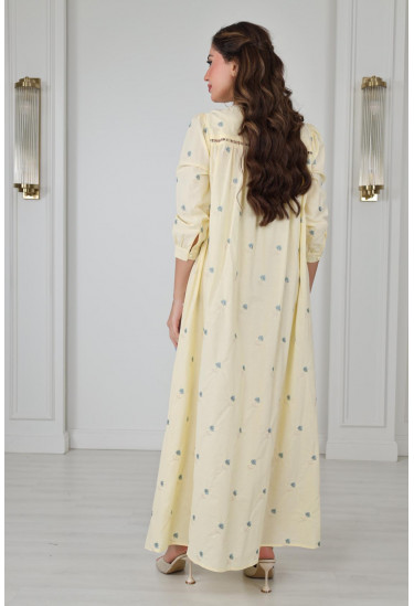 جلابية أنيقة  مطرزة بنعومة ولمسات عصرية