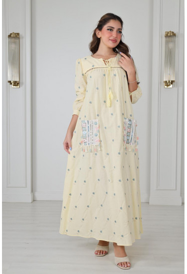 جلابية أنيقة  مطرزة بنعومة ولمسات عصرية