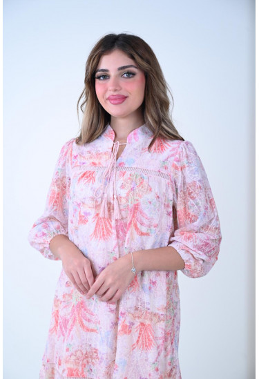 أناقة شرقية ساحرة مع جلابية النقوش الملكية أناقة شرقية ساحرة مع جلابية النقوش الملكية