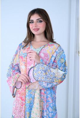 جلابية بوهيمية مطبّعة بطابع شرقي أنيق