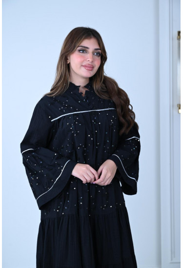 فستان فضفاض بتصميم عصري انيق