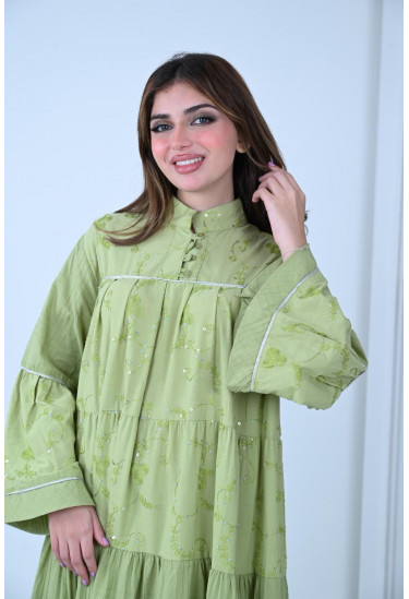 فستان فضفاض بتصميم عصري انيق