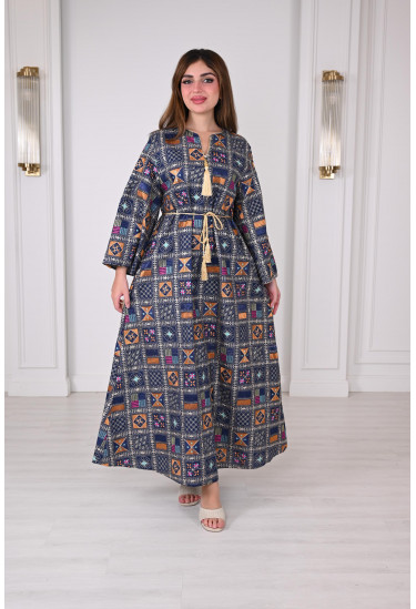 جلابية قطنية مطرزة بنقوش تراثية وألوان زاهية