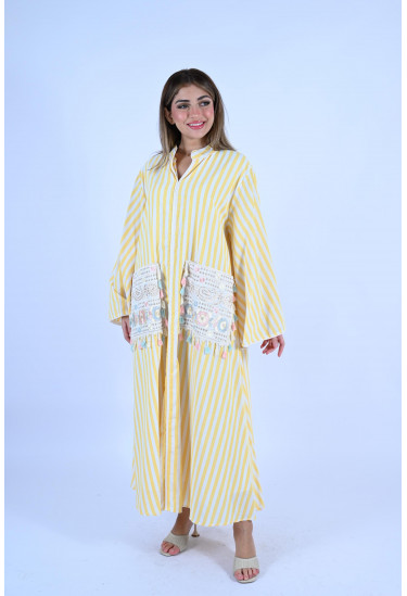 جلابية مخططة أنيقة بلمسة تراثية