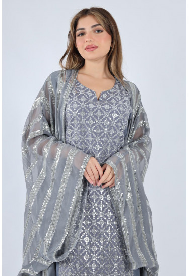 جلابية مميزة بتطريز لامع