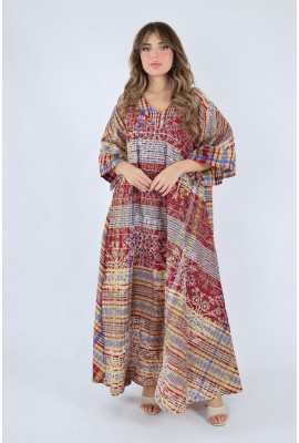 جلابية تراثية مطرزة بألوان دافئة ونقشة كاروهات عصريه