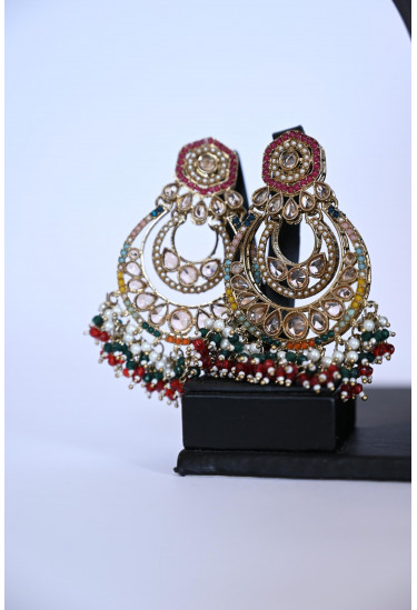 طقم مجوهرات هندي فاخر بتصميم تراثي