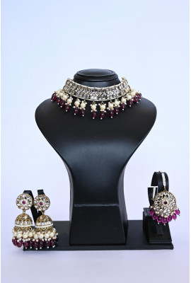 طقم مجوهرات هندي فاخر بتفاصيل كريستالية