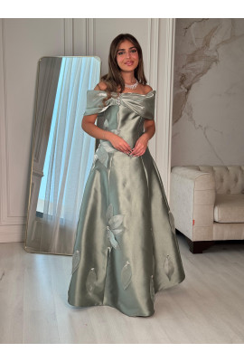 فستان سهره انيق بتطريزات الزهور المتناثره 