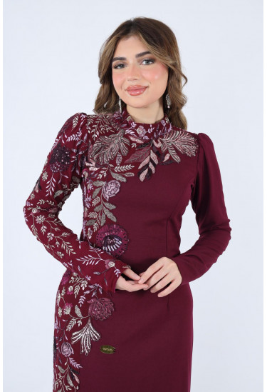 فستان سهرة أنيق بتطريز فخم فستان سهرة أنيق بتطريز فخم