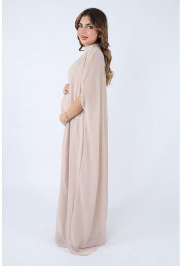 فستان سهرة طويل واسع مطرز بلمسات فاخرة