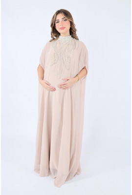 فستان سهرة طويل واسع مطرز بلمسات فاخرة