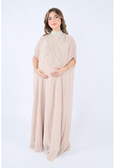 فستان سهرة طويل واسع مطرز بلمسات فاخرة