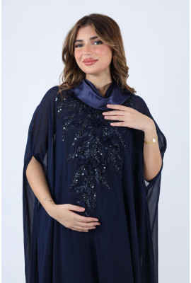 فستان سهرة  واسع بتطريز فاخر وياقة ساتان