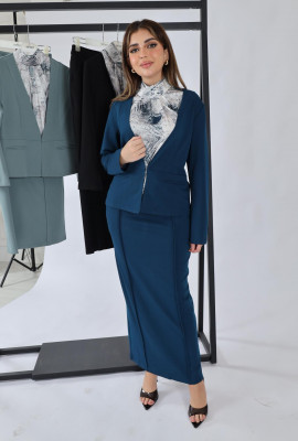 طقم نسائي رسمي بتنورة وبليزر