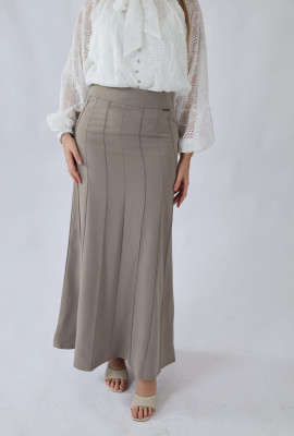 تنورة طويلة بليسيه بخطوط طولية