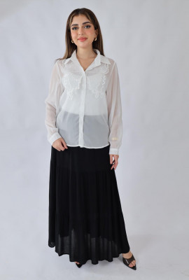 بلوزة شيفون مطرزة بياقة كلاسيكية