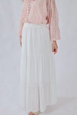 تنورة طويلة بطبقات مكشكشة تنورة طويلة بطبقات مكشكشة