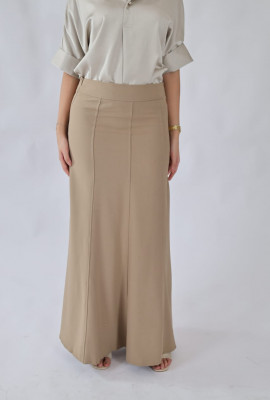 تنورة طويلة بتصميم كلاسيكي أنيق