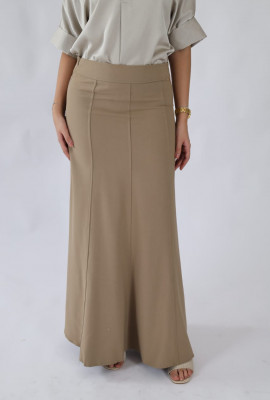 تنورة طويلة بتصميم كلاسيكي أنيق