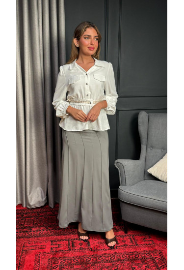 بلوزة أنيقة مع رباط خصر مزخرف