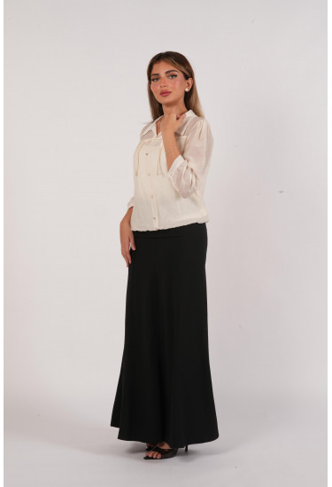 بلوزة  أنيقة بياقة كلاسيكية وربطة ناعمة