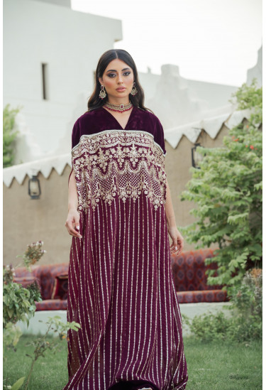 جلابيه مخمل مطرزة بتطريز ذهبي فاخر لإطلالة ملكية