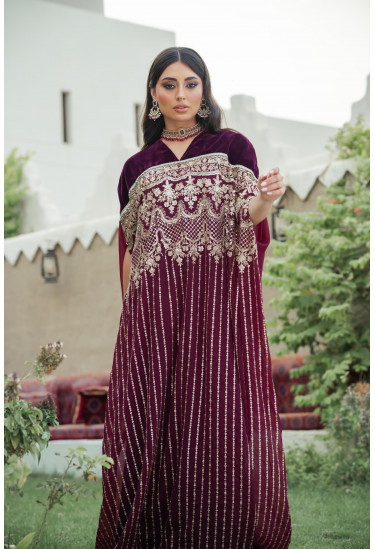 جلابيه مخمل مطرزة بتطريز ذهبي فاخر لإطلالة ملكية