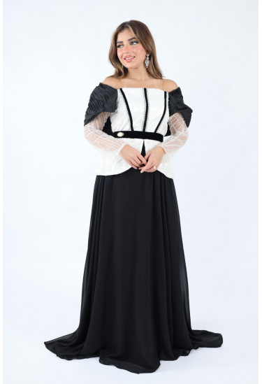 فستان كلاسيكي بأكمام شفافة وتصميم أنيق