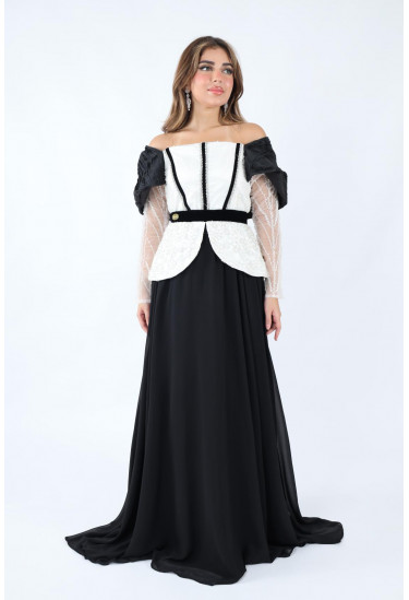 فستان كلاسيكي بأكمام شفافة وتصميم أنيق