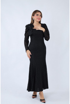 فستان دانتيل أنيق بلمسة فخامة