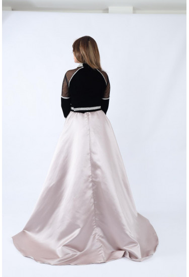 فستان سهرة ملكي بتصميم فاخر