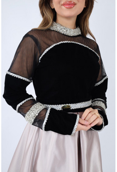 فستان سهرة ملكي بتصميم فاخر