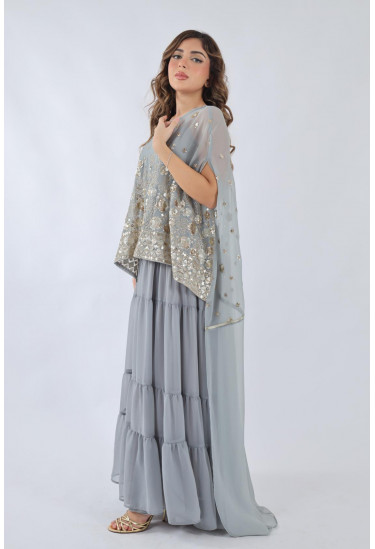 فستان سهرة مطرز بتصميم أنيق وراقي