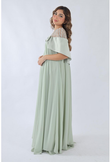 فستان سهرة  أنيق بتصميم راقٍ للمناسبات