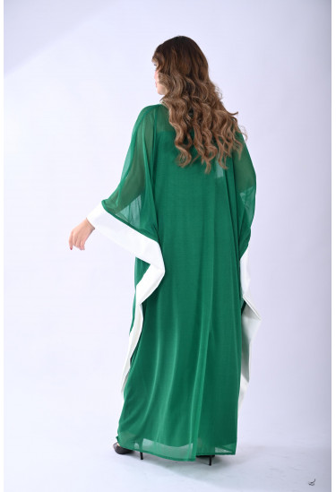 جلابية فاخرة بتفاصيل مطرزة