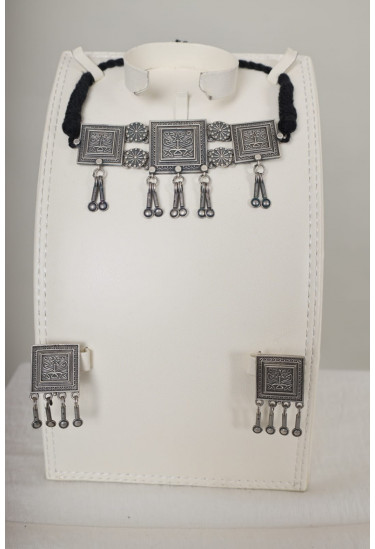  طقم إكسسوار تقليدي بتصميم هندسي 