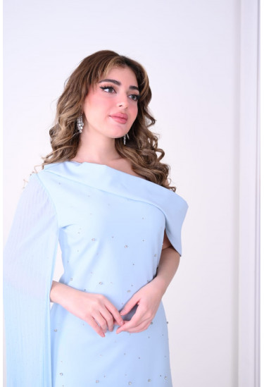فستان ناعم بتصميم ملكي فريد فستان ناعم بتصميم ملكي فريد