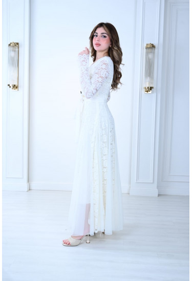 فستان نسائي دانتيل مع زخارف رقيقة