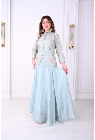 طقم راقي بتصميم أنيق ولمسات فاخرة