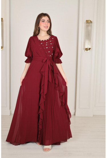 فستان أنيق بتصميم فخم ولمسات راقية