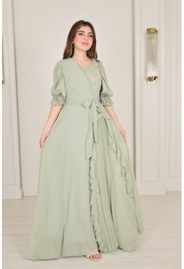 فستان أنيق بتصميم فخم ولمسات راقية