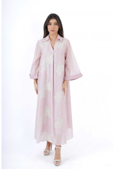 جلابية للمناسبات بأكمام فضفاضة وتطريز أنيق