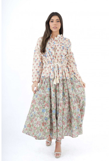 فستان نسائي مزين بالزهور 