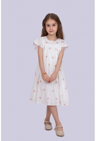 فستان بناتي بنقوش رقيقه