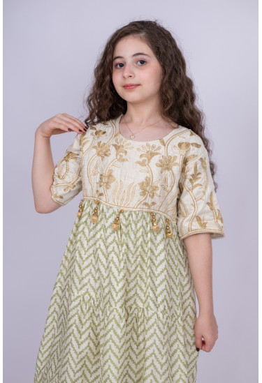 جلابية أطفالي مطرزة بنمط أدوار بكشكشة