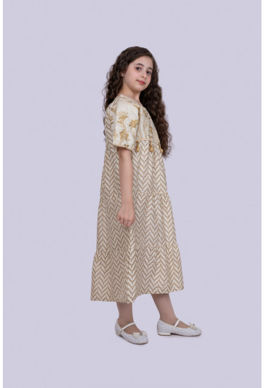 جلابية أطفالي مطرزة بنمط أدوار بكشكشة